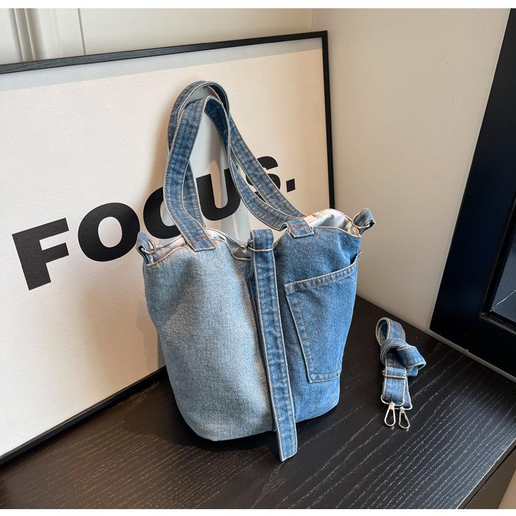 New Denim Shoulder Bag Large Capacity Shopping Bag Mother Bag Literature and Art Student Schoolbag Commuter Bag Ins Make-up Bag