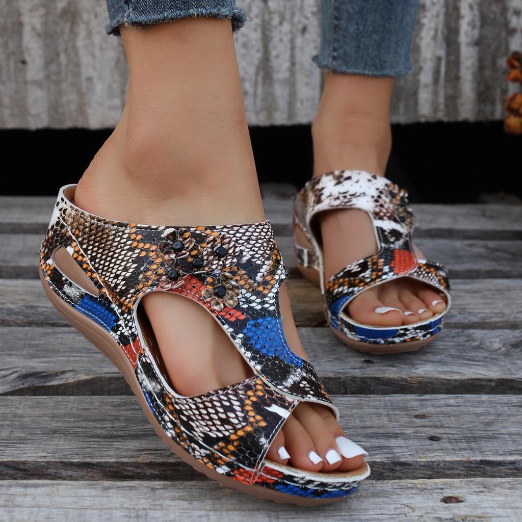 Large size women's shoes 2024 summer new casual round head snake pattern women's wedge slippers