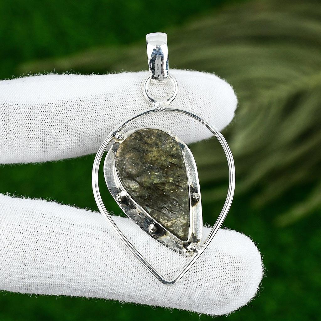 Подарок для женщин Подвеска Серебро 925 пробы Натуральный Лабрадорит Необработанный Драгоценный камень
