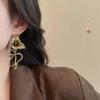 Серьги в виде золотых цветов с трехмерным дизайном, женские преувеличенные персонализированные серьги-гвоздики, женские серьги-гвоздики в стиле ретро Cold Wind High-End