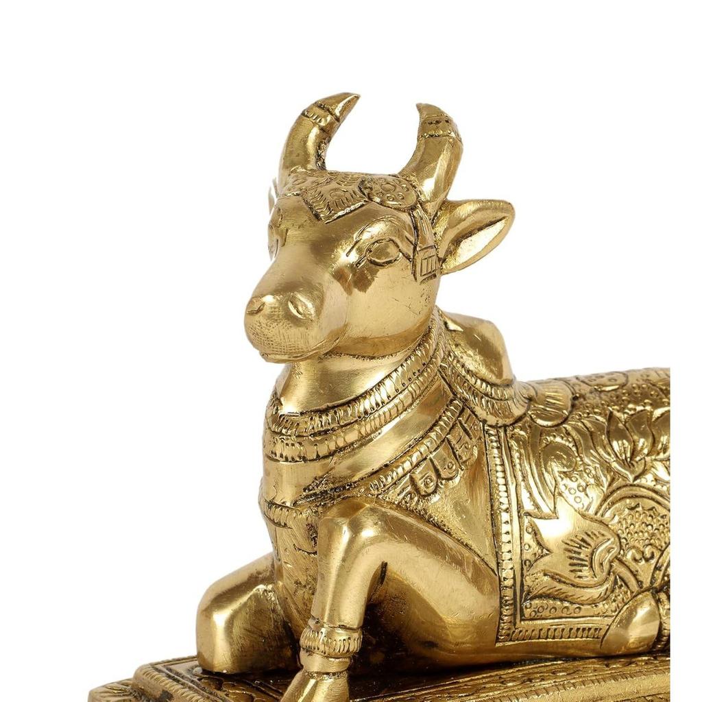 Гравированная в виде лотоса 5-дюймовая латунная статуя коровы Нанди на основании, латунный идол Нанди, статуя Нанди для дома/храма, стандартная, упаковка из 1 шт., Господь Шива, Шива