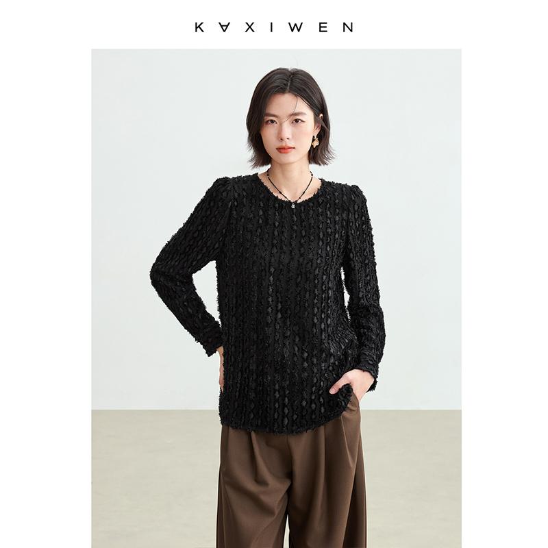 Elegant round neck textured shirt
