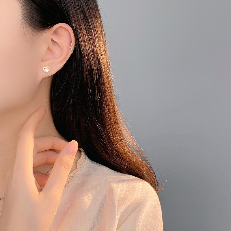 Милые асимметричные серьги-бантики Love для женщин