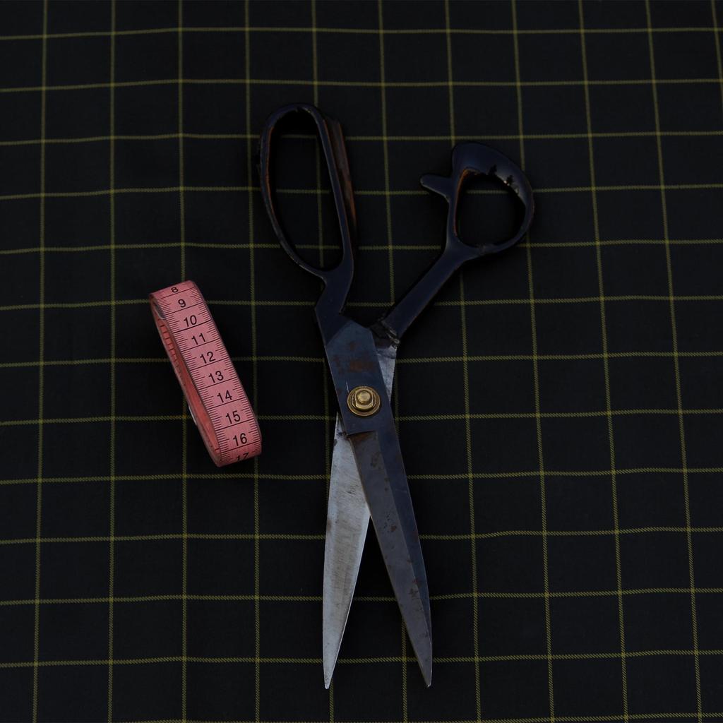 Dark Green Checkered Summer Suit Fabric – 70% Viscose, 30% Polyester | 350g, 150cm Width