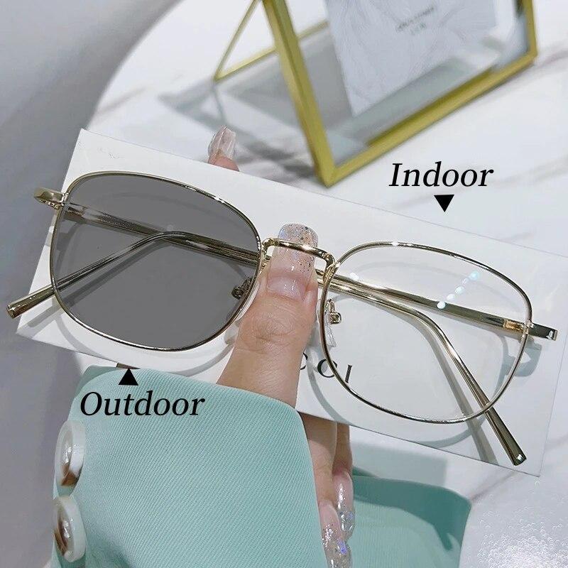 Fashionable Photochromic Myopia Glasses for Men Women Vintage Metal HD Lens Short Sighted Eyeglasses Finished Optical Eyewear