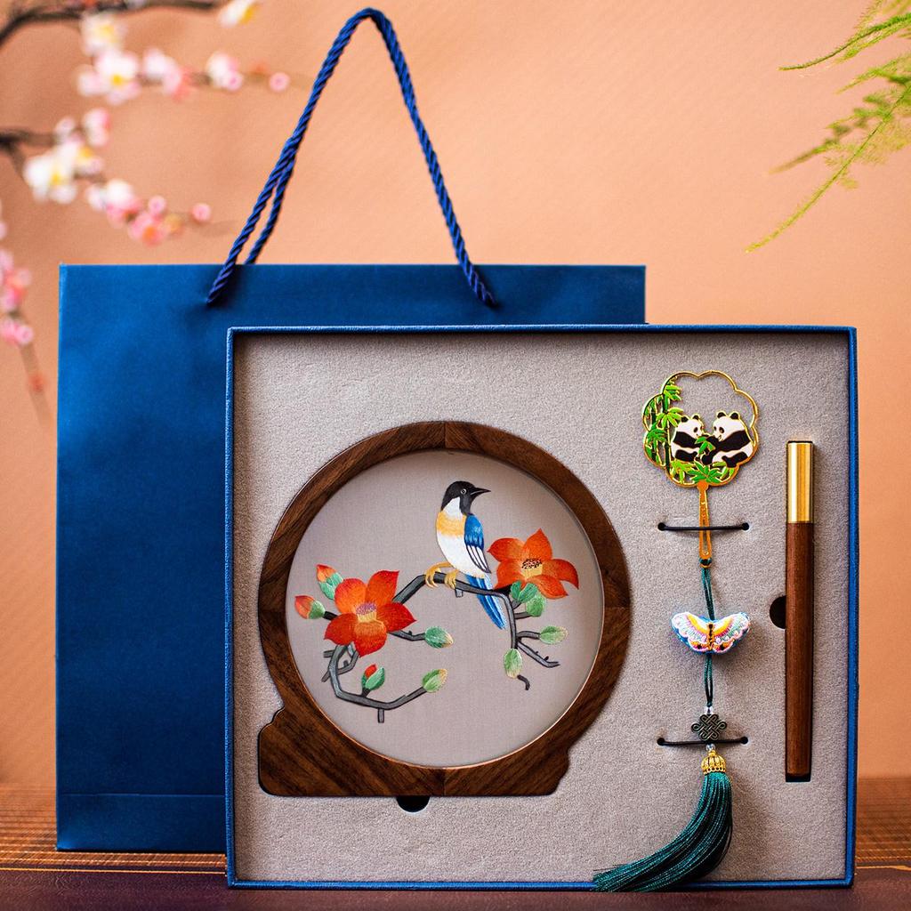 Китайский сувенир: Фигурка панды вышивка Сучжоу Подарок