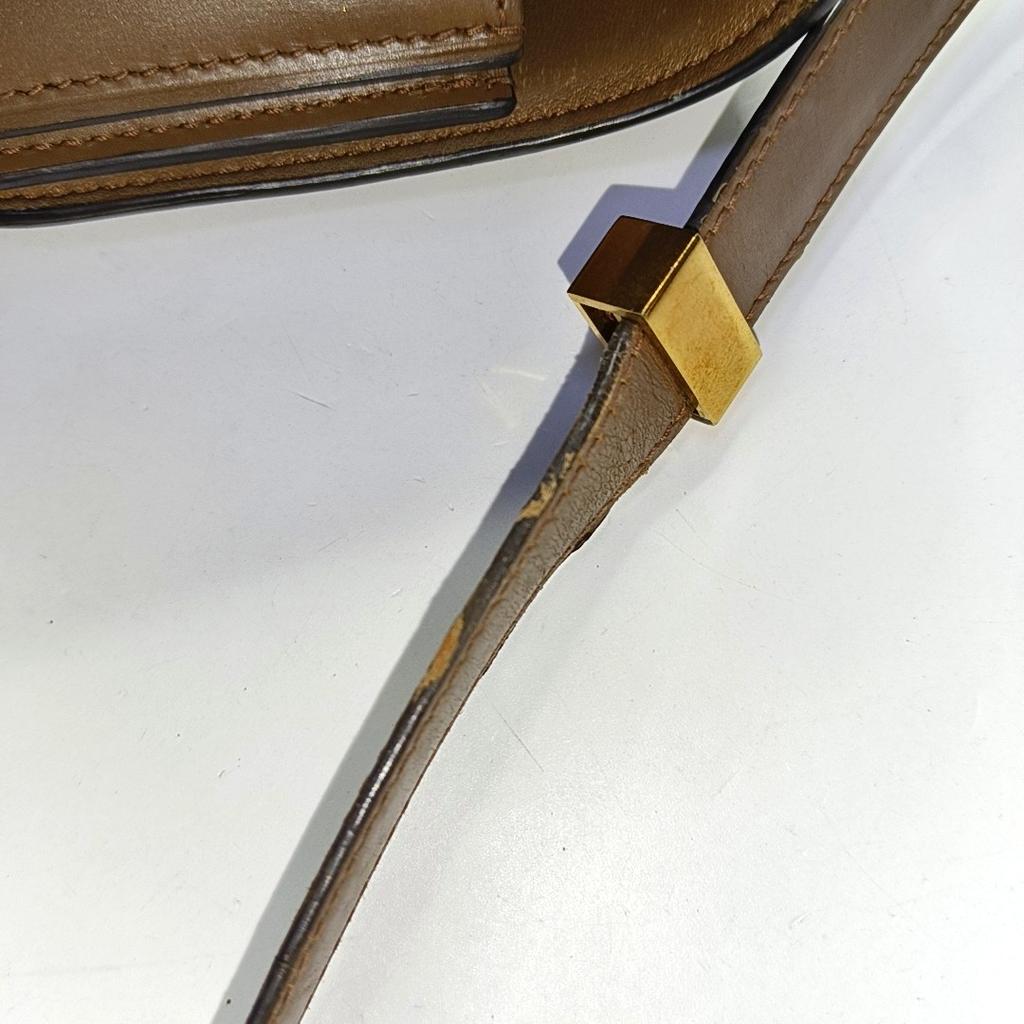 [Pre-Owned] Classic Box Gold Buckle Polished Calfskin Tofu Square Crossbody Shoulder Bag Medium - Fair #1PD4JS8