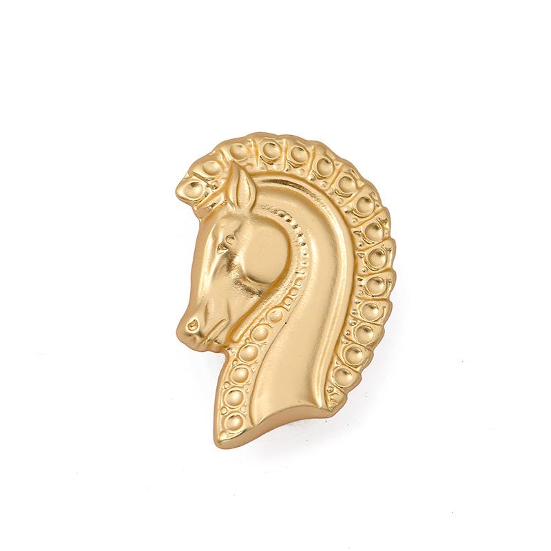 Металлическая брошь в стиле барокко: Винтажный европейский и американский дизайн для высокой моды