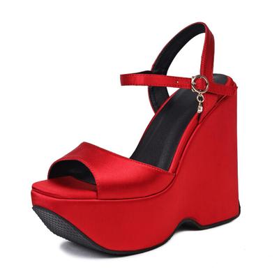 Сандалии на платформе. Женские летние атласные повседневные летние туфли на высоком каблуке в стиле панк с открытым носком.