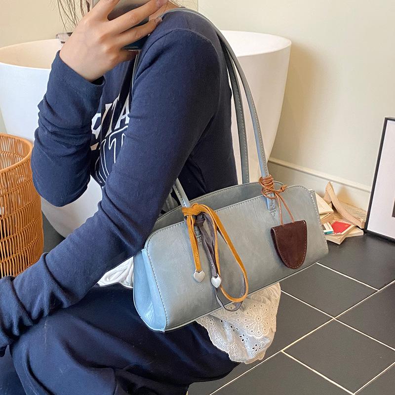 Вместительная ретро французская сумка подмышку женская 2025 новая универсальная модная сумка на плечо в иностранном стиле портативная сумка-тоут