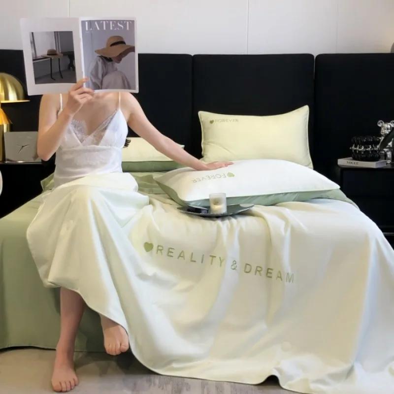 Double-piece and Feather Embroidered Summer Quilt Single Piece Tensile Soft and Comfortable Adult Air Conditioning Quilt