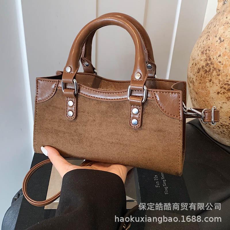 Премиальная сумка ручной работы, портативная маленькая квадратная сумка, женская, 2025 новая, ретро-мода, универсальная матовая сумка-мессенджер, сумка на плечо