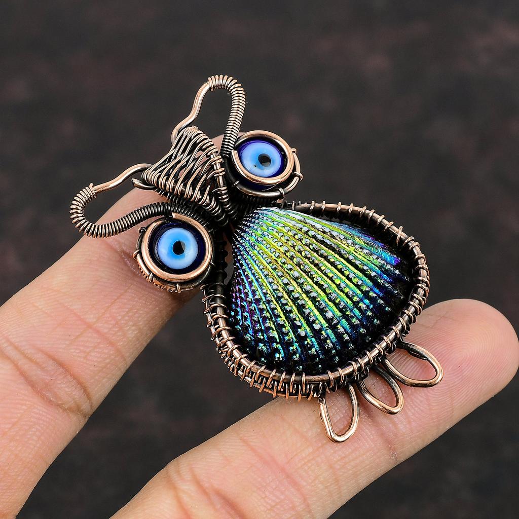 Кулон-ракушка с титановым покрытием, синего цвета, кулон "Злой глаз", кулон с драгоценным камнем, обернутый медной проволокой, медные дизайнерские украшения, кулоны ручной работы в виде совы