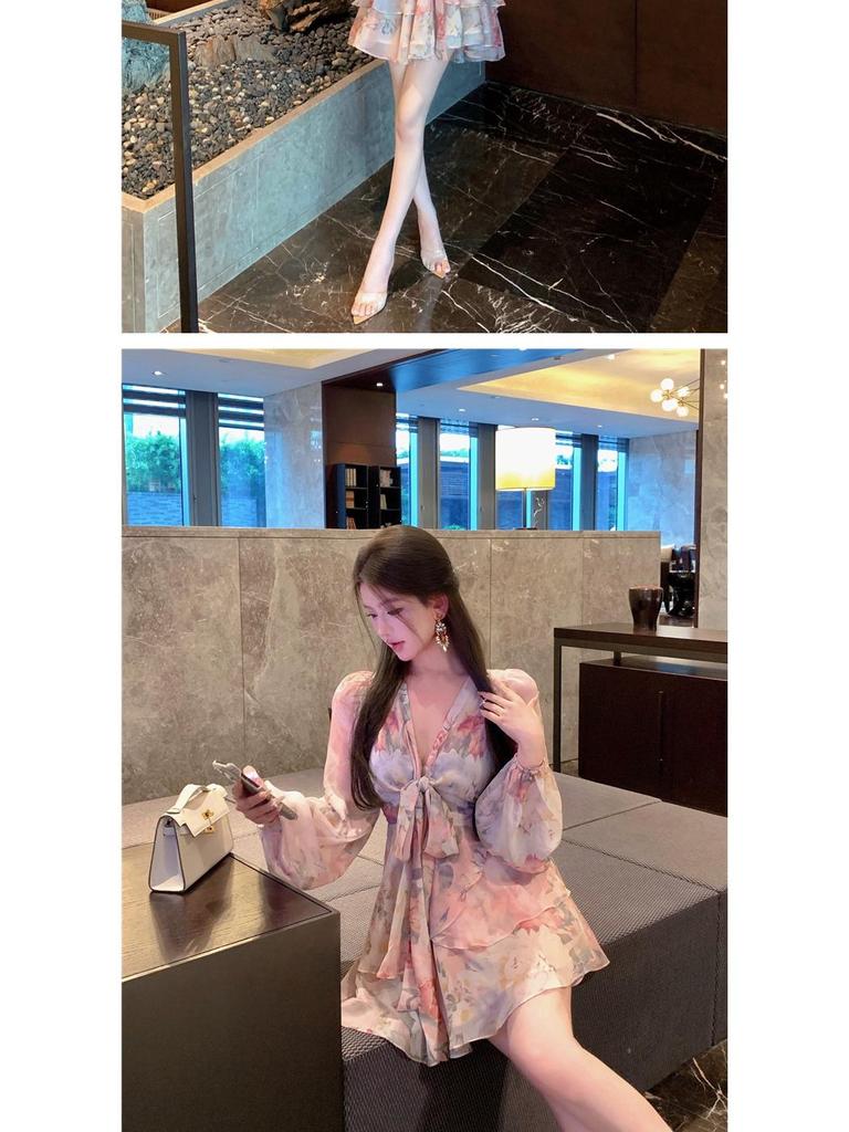 Elegant V-Neck Floral Tie-Up Dress with Cinched Waist – A Versatile, Fashionable Slim-Fit Short Skirt for Women
