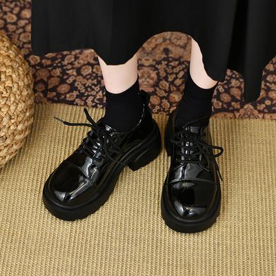 Xingguangfang маленькие кожаные туфли женские 2025 новые студенческие на шнуровке универсальная платформа повседневная обувь