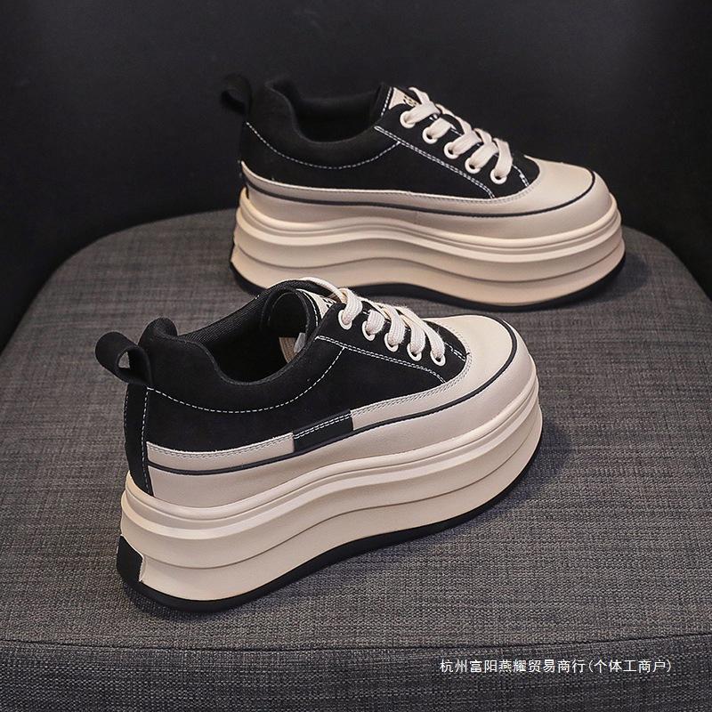 Little white shoes women's 2025 autumn new sponge cake thick-soled Korean version board shoes small man thick-soled inner height increase casual shoes