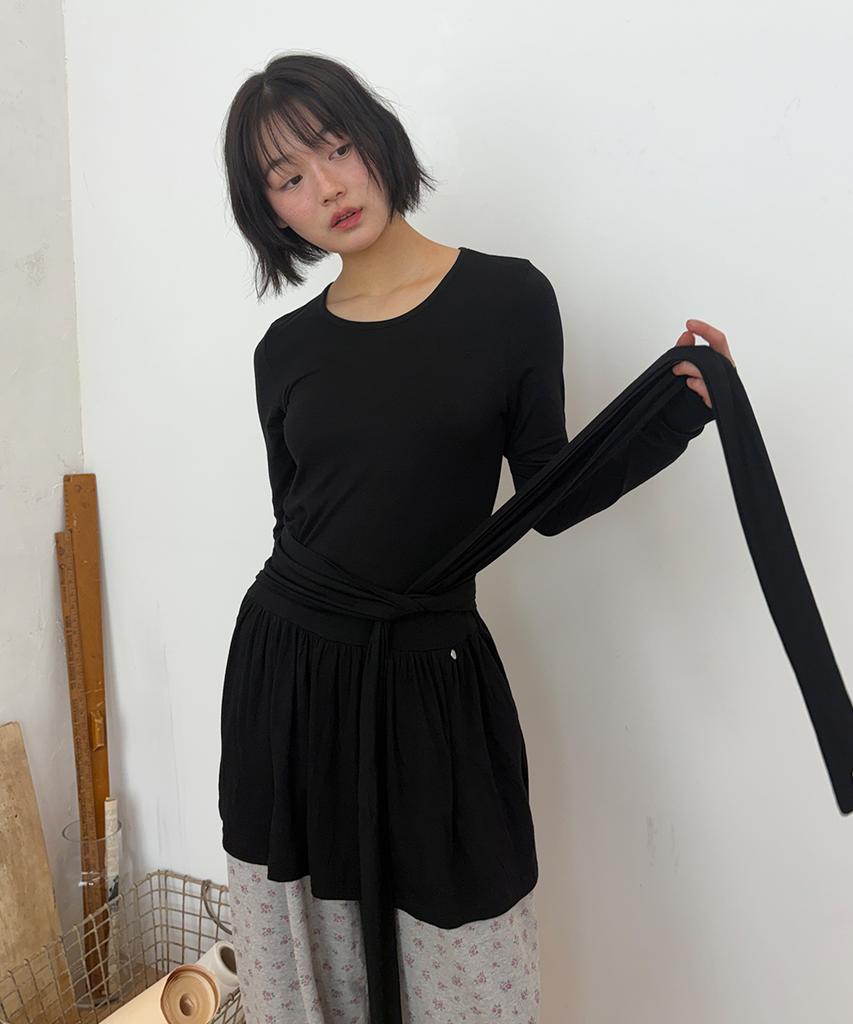 RONRON Drop Waist Frill Long Sleeve Black