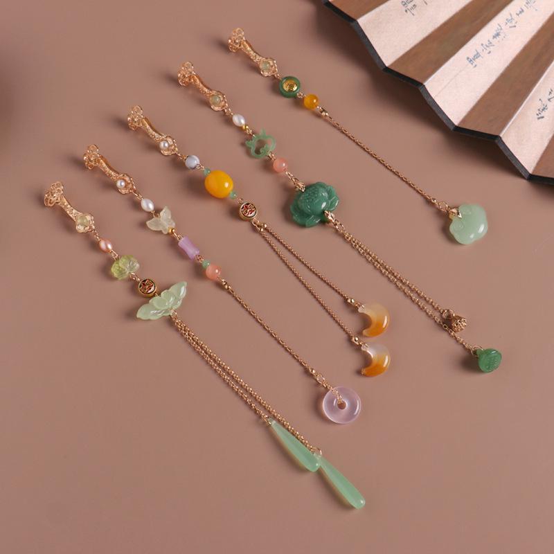 Handmade Retro Style Cheongsam Brooch Pendant with Tassels and Accessories