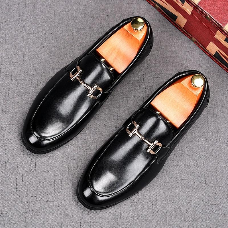Fashion Luxury Designer Men Charm Metal Button Casual Shoes Male Slip On Loafers Flats Homecoming Wedding Dress Prom Zapatillas Hombre