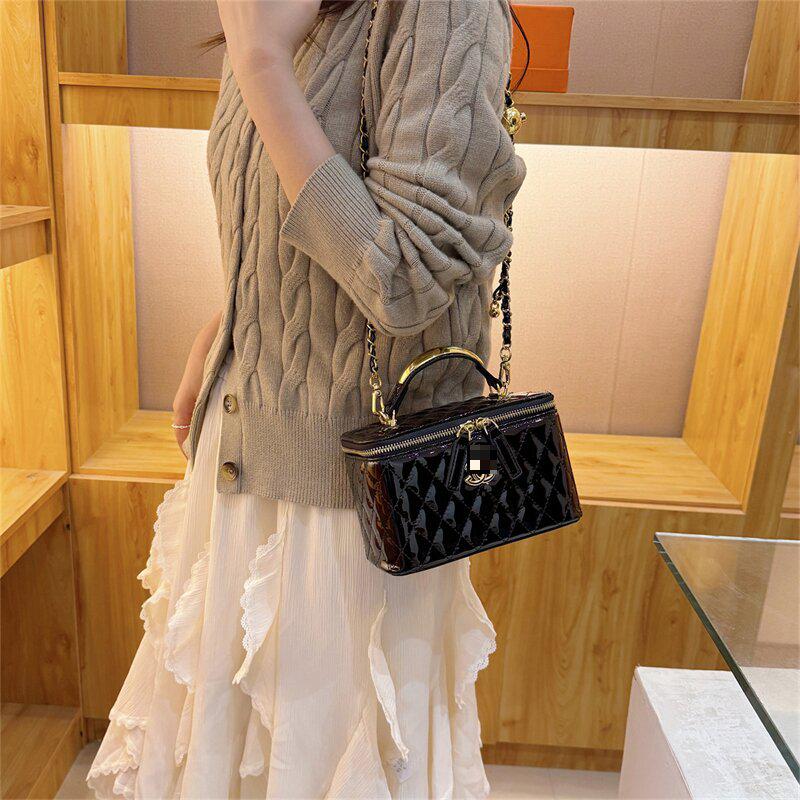 Women's Fashion Diamond Lattice Embroidery Shoulder Crossbody Handbag