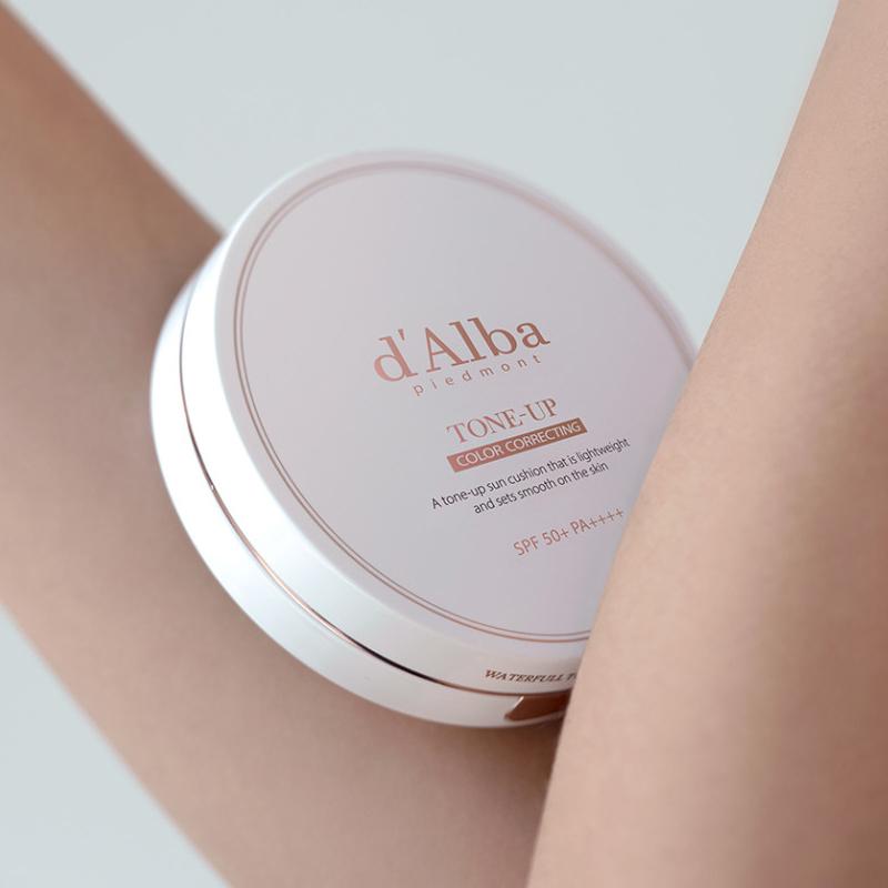 d'Alba Солнцезащитный кушон Waterfull Tone Up SPF 50+ PA++++ 15 г