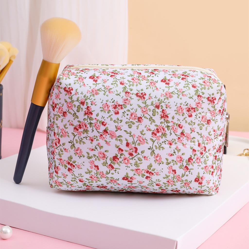 Women's Quilted Makeup Bag Floral Cosmetic Bag Beauty Travel Toiletry Bag Organizer Cotton Makeup Brushes Storage Case