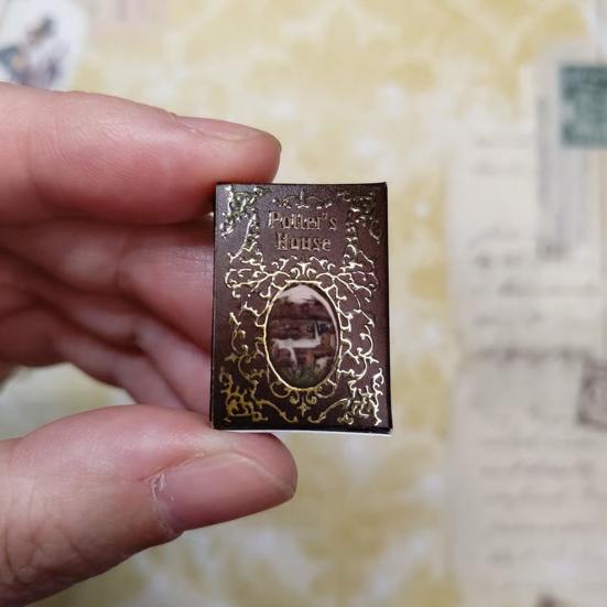 1:Домик из крошечных книг в масштабе 1/12, складное миниатюрное украшение со скрытой диорамой внутри, ручной работы, реалистичный мини-книжный декор для кукольных домиков, декор для книжной полки