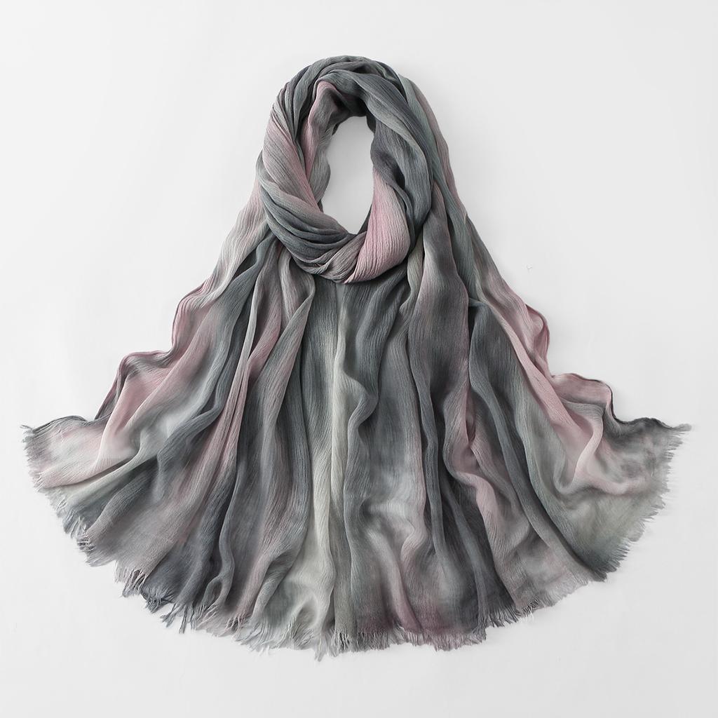 Женский хиджаб-шарф с tie-dye омбре и мятой фактурой из хлопка, ройона, модала. Цветной с кисточками. Для мусульман. Рамадан. Исламский. С бахромой.