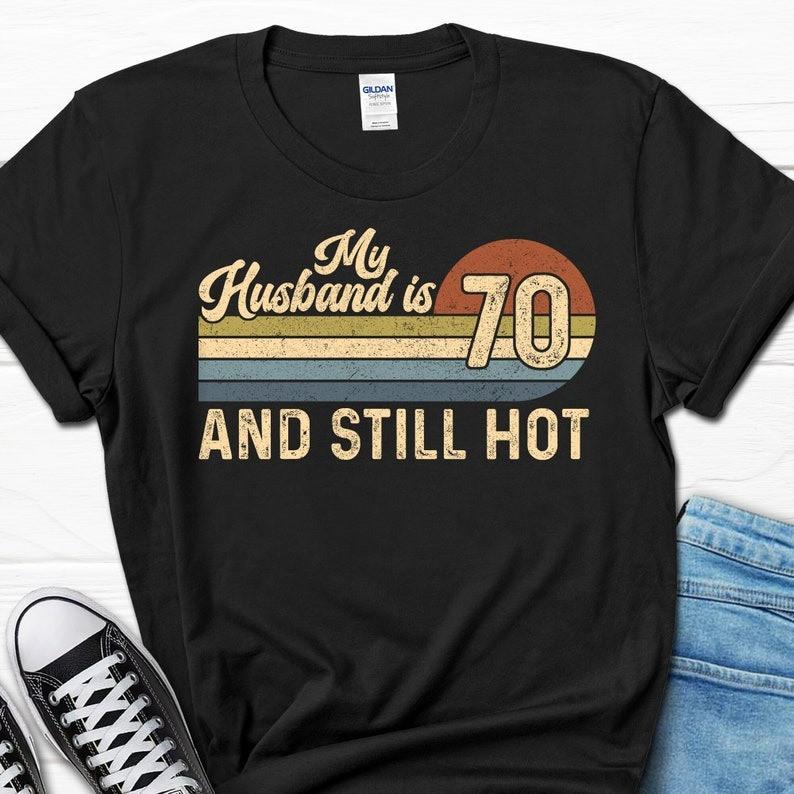 2025/Born In 1955 Birthday Gifts, Funny Shirt For Her, 70th B-day Gift For Women Unisex T-Shirt