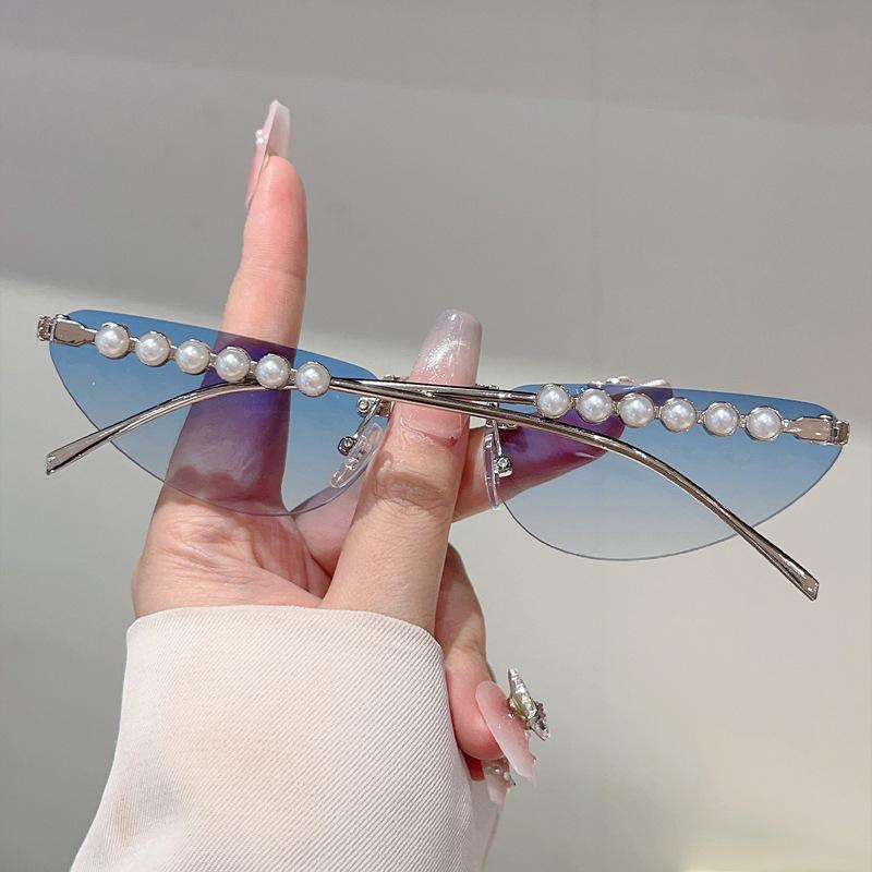 Vintage Triangle Cat Eye Sunglasses Women For Men Luxury Brand Designer Sun Glasses Punk Popular Rimless Pearl Eyeglasses
