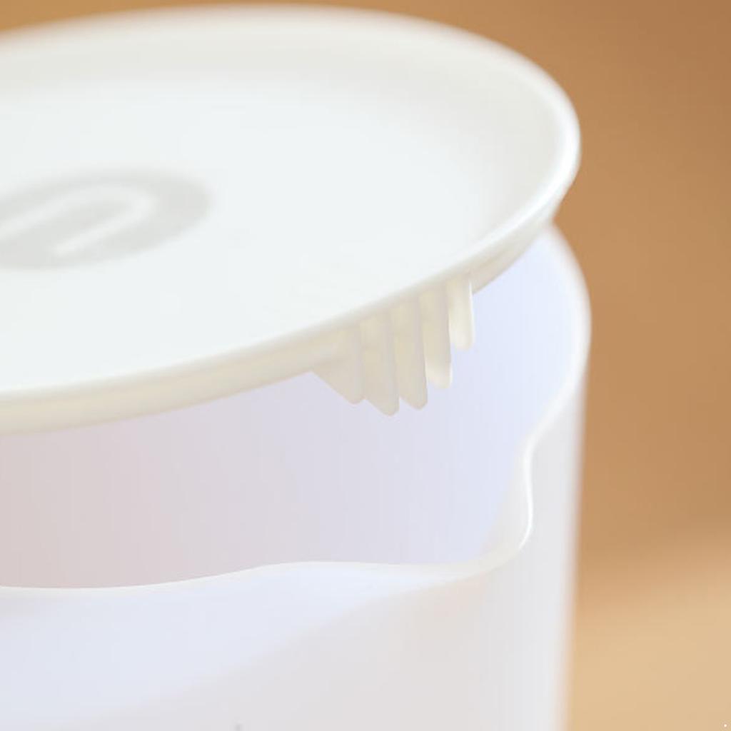 Пластиковый кувшин-кувшин емкостью 2000/2500 мл с крышкой и вентилируемым носиком для холодных и горячих напитков, в помещении и на открытом воздухе