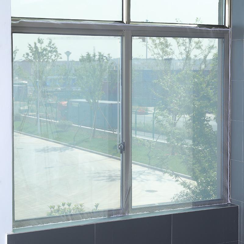 Съемная сетка на окно, вырезаемая по размеру своими руками, с самоклеящейся липучкой – защита от комаров и сдержанный дизайн