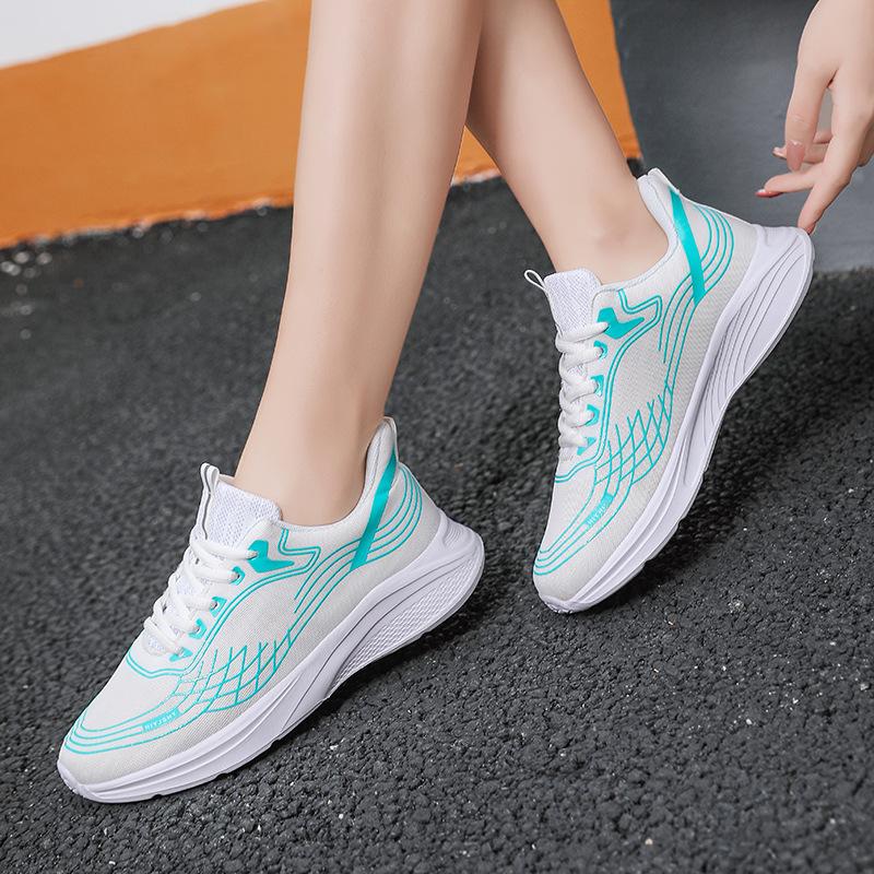 Женская повседневная обувь, модные дышащие прогулочные туфли на плоской подошве с сеткой, женские кроссовки 2024, спортивная вулканизированная обувь, белая женская обувь