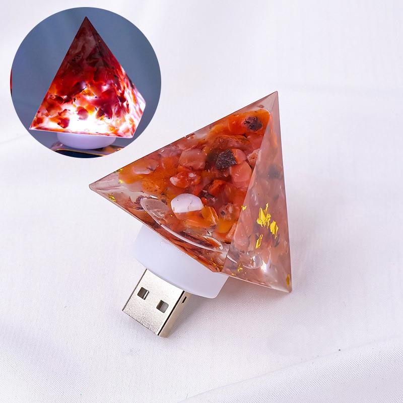 Натуральный Хрустальный Камень Пирамида Статуэтка USB Ночник Рейки Оргонная Пирамида Лампа Амулет Скульптура для Украшения Дома и Офиса