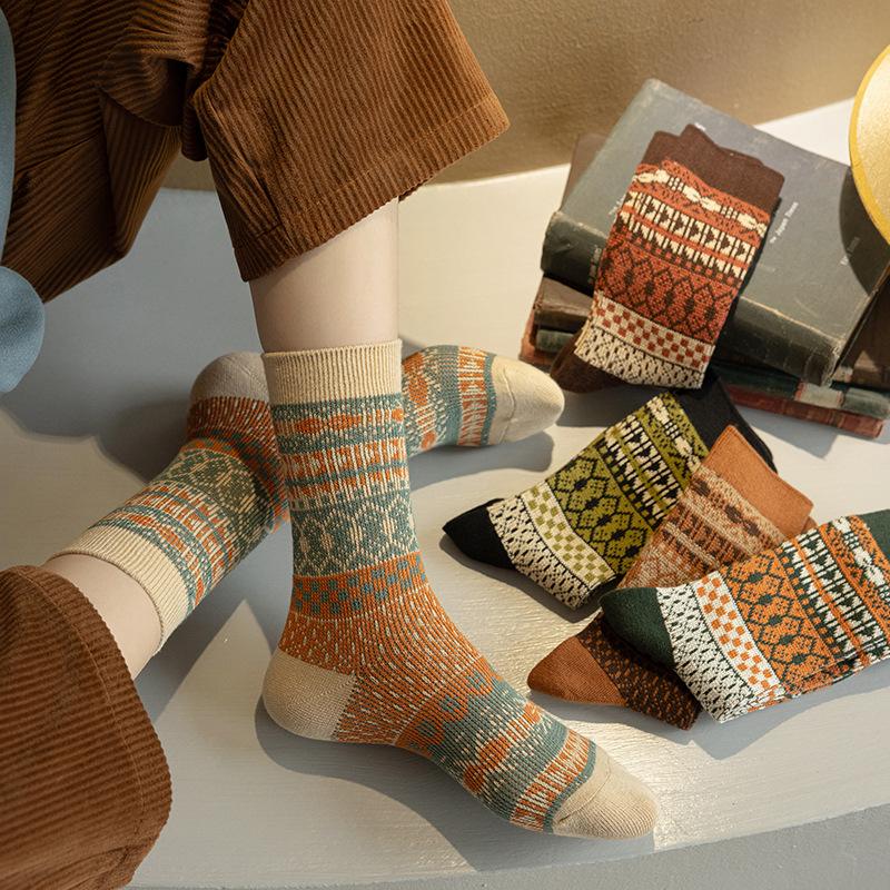 Winter Fashion Special Ethnic Style Thick Woolen Socks Retro Thickened Warm Rabbit Wool Socks for Women Polka Dot Ethnic Style Cashmere Socks