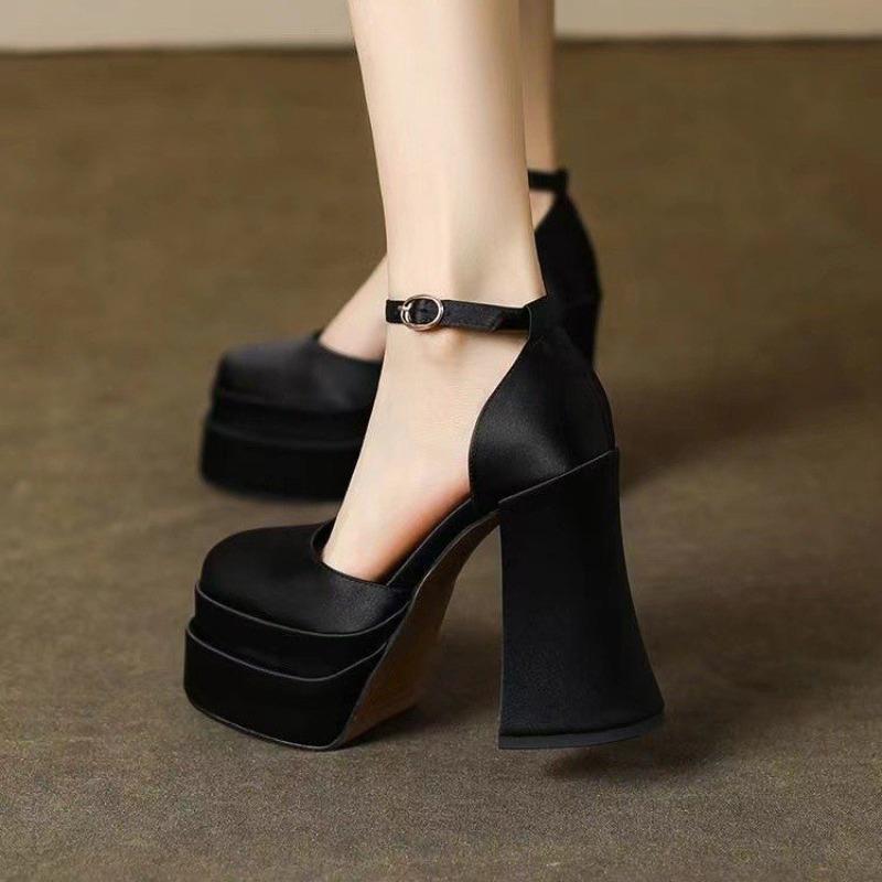 New Large-size High-heeled Square-head Sandals Hate the Sky High Water Platform Catwalk High-heeled Shoes with One-word Buttons