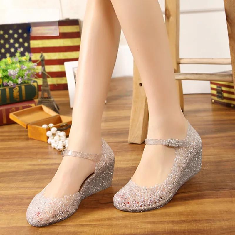 Женские сандалии с кристаллами, летняя модная пляжная обувь, нескользящая обувь с перфорацией и полым наклонным каблуком