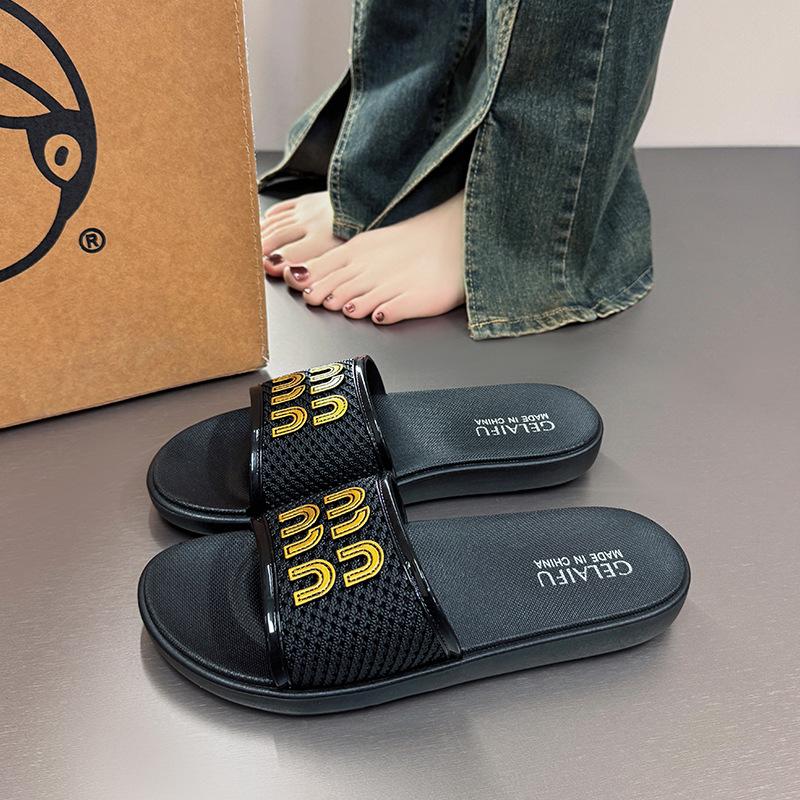 Женские летние тапочки, новая модная маленькая ароматная пляжная обувь, популярные универсальные комнатные прохладные тапочки