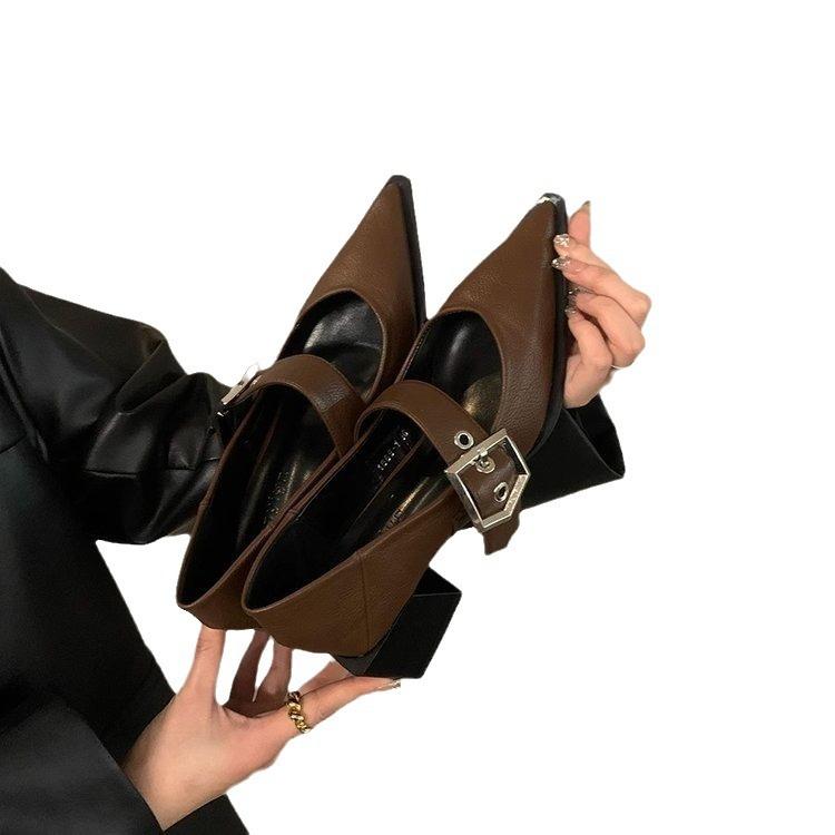 Ретро-туфли Мэри Джейн с острым носком, маленькие кожаные туфли, британская и корейская версия туфель на толстом каблуке, детские, 2025, новые популярные одинарные туфли