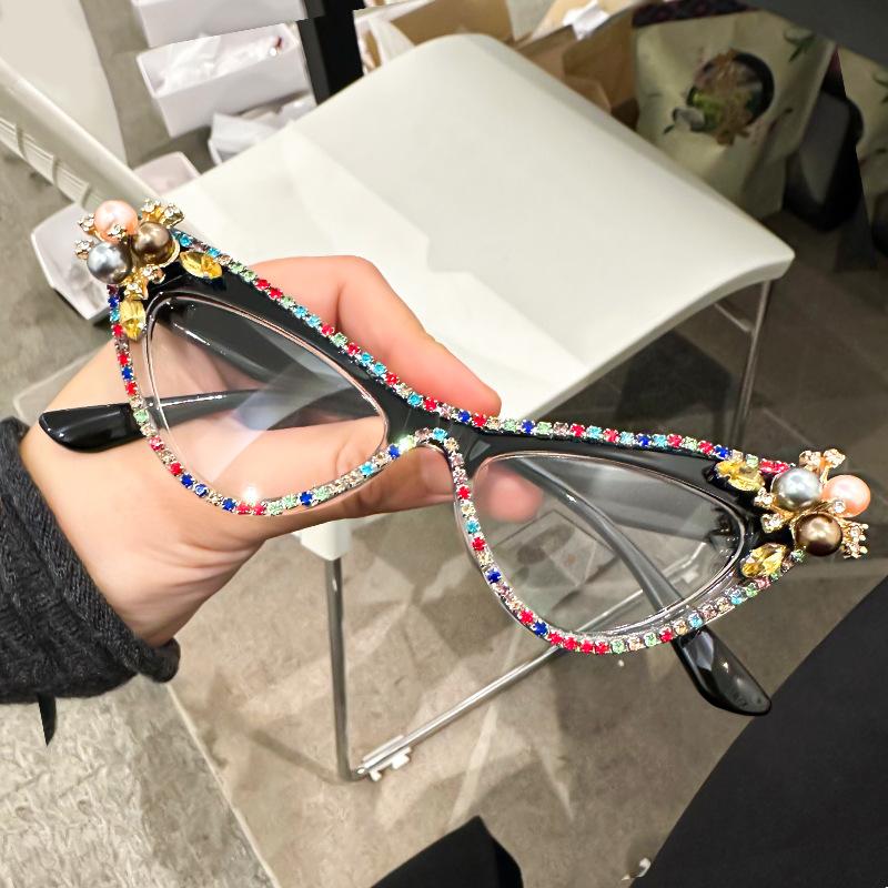 Non-polarized Fashion Cat Eye Shades Original Brand White Pearl Design Sunglasses Women Crystal Shiny High Quality Decor Sun Glasses