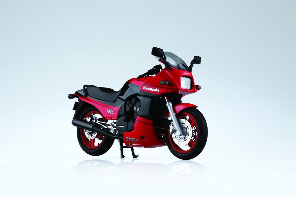 Aoshima Bunka Kyozaisha The Bike Series Kawasaki ZX900A GPZ900R Ninja 1990 Пластиковая модель с кастомными деталями 1/12 № 49