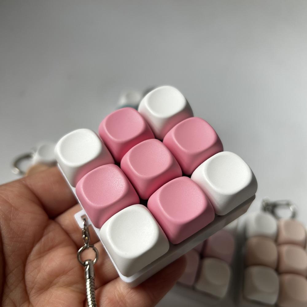 New DIY Keyboard Fidget Keychain Keycap Keys Button Finger Keyboard Cap 4/9Keys Relief Stress Clicker Toy Adult