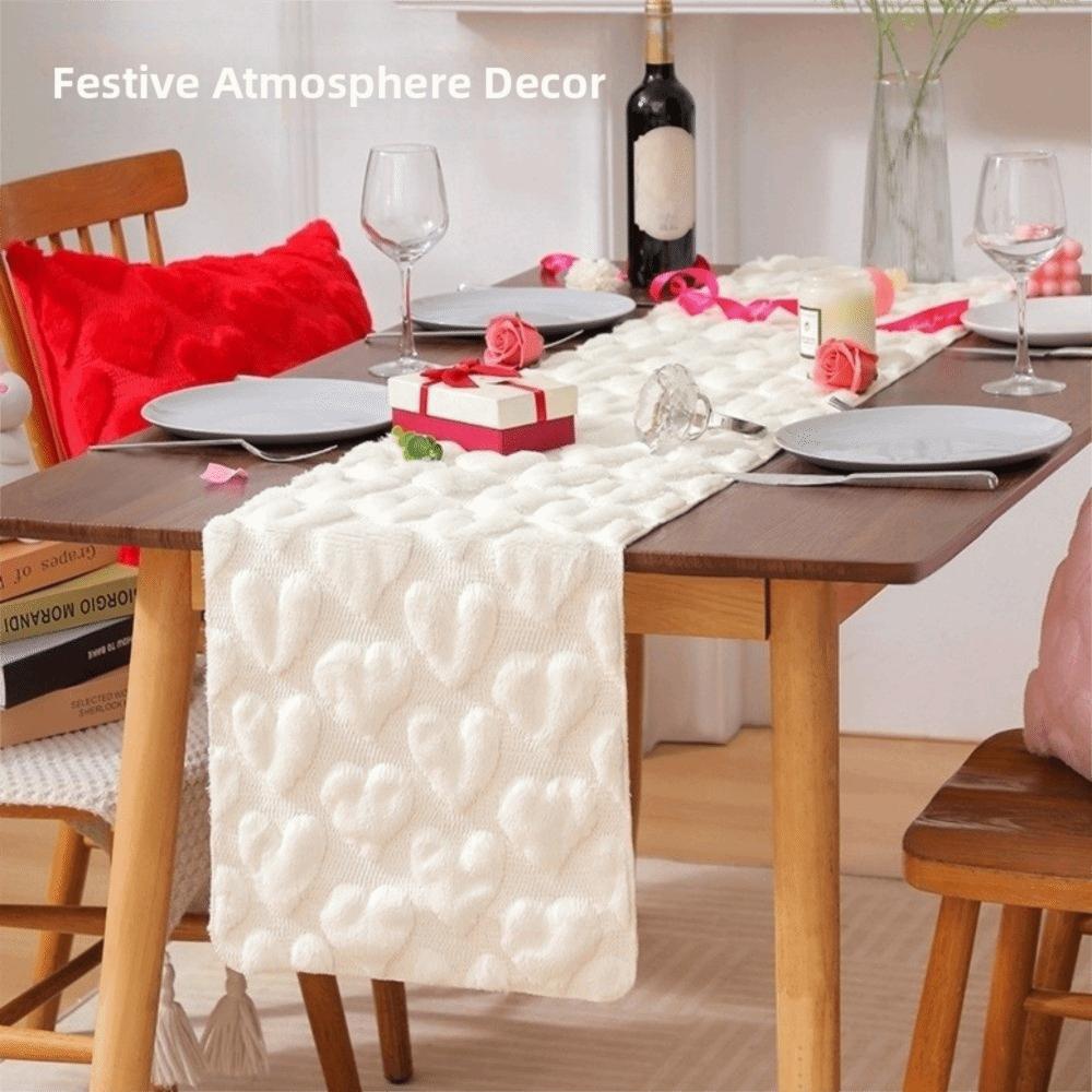 Fuzzy Love Heart Table Runner Romantic Valentine's Table Flag Tables Mat Table Runner Dining Table