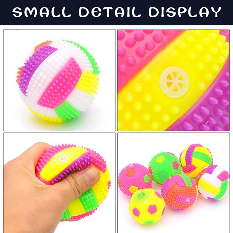 Pet Products Elastic Flash Light Squeaky Spike Ball Pet Dog Cat Molar Plastic Entertained Toy