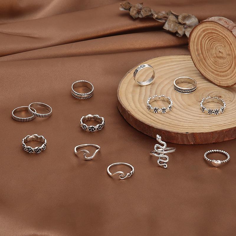 Трансграничные популярные ювелирные изделия: Комплект из тринадцати колец с узорами «Змея, цветок, любовь и геометрический узор».