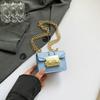 Стильная и универсальная маленькая квадратная сумка для женщин в модных цветах для повседневного использования