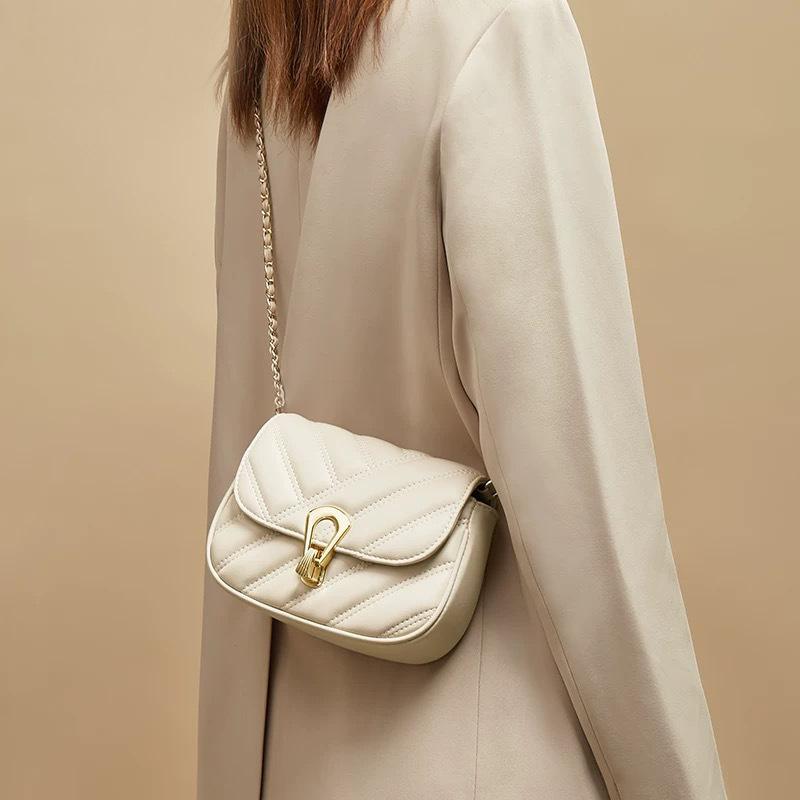 Женская сумка кроссбоди 2025 новая цепочка женская в иностранном стиле премиальная универсальная сумка-мессенджер ароматная на плечо с бриллиантами