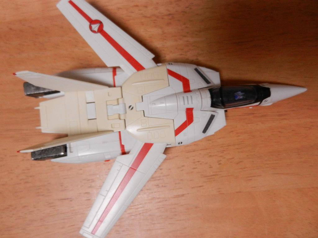 TAMASHII NATIONS VF Валькирия HI-METAL VF-1J (Ичидзё Хикаруки)