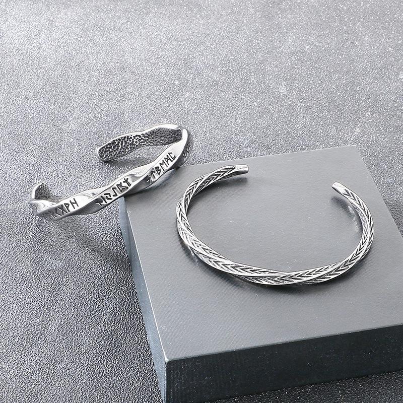 Retro Mobius Twist Rune Pattern Titanium Steel Viking Men's C-Shape Bracelet