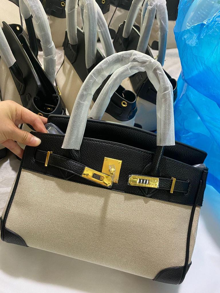 Женская знаковая сумка-тоут в стиле колор-блок Осень/Зима 2025